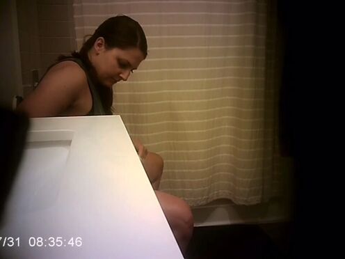 Доктор трахнул на приеме малолетку