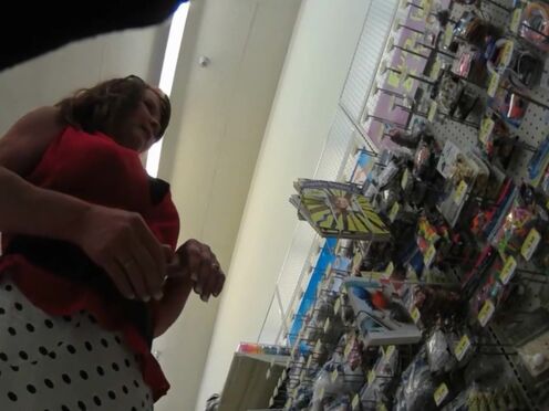 Секс бомж трахает бомжиху у помойки