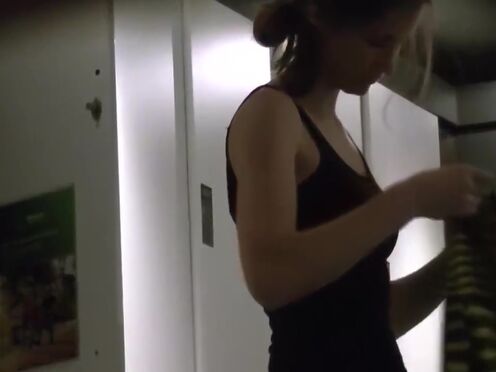 Развел на секс стеснительную продавщицу