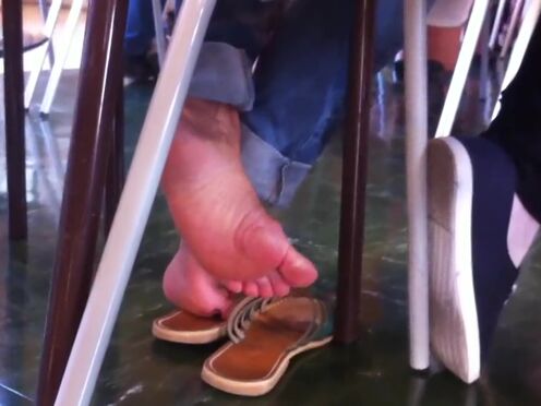 Худой парень с длинными волосами порно