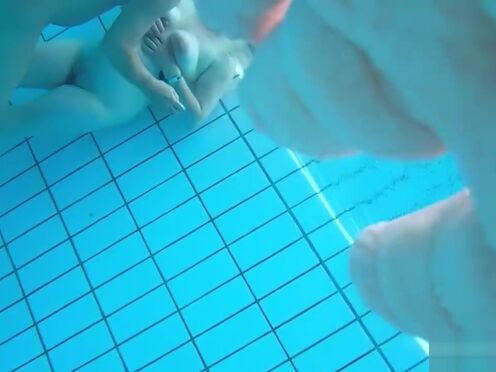 Школьница мастурбирует перископ слитое порно