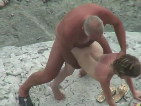 Порно видео мастурбация девушек на природе