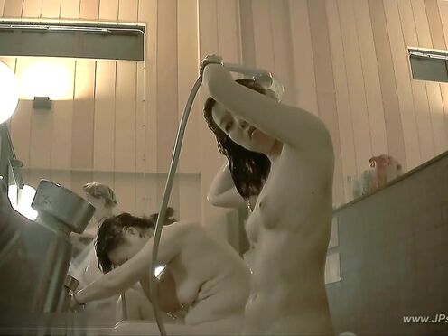 Секс порно дрочит по видео звонку