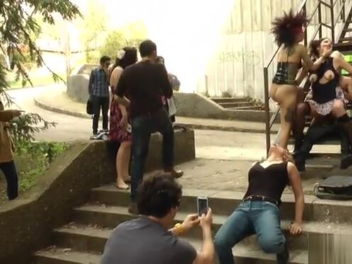 Отец и дедушка трахают дочь внучку