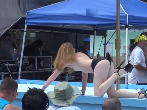 Ссут на девушку писсинг золотой дождь порно