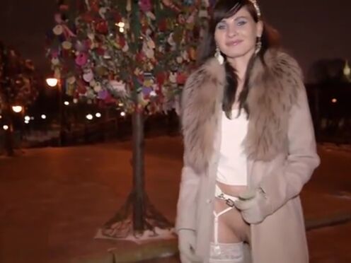 Порно трахнул красивую сестренку перед сном