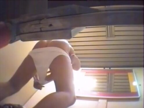 Трое мужики по очереди трахал жену