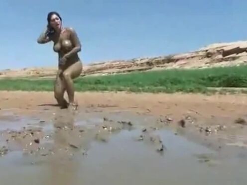 Домашнее порно бабы и фаллоимитатор на присоске