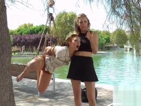 Сосед лишил девственную попку секс контакт