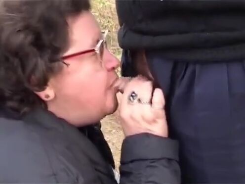 Порно соревнование поднятия груза пирсинг половыми губами