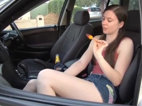 Парня грубо трахнули в очко на кухне