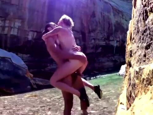 Зек решил трахнуть сотрудницу полиции