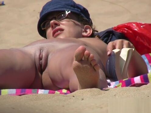 Трахнул в жопу и рот двоих