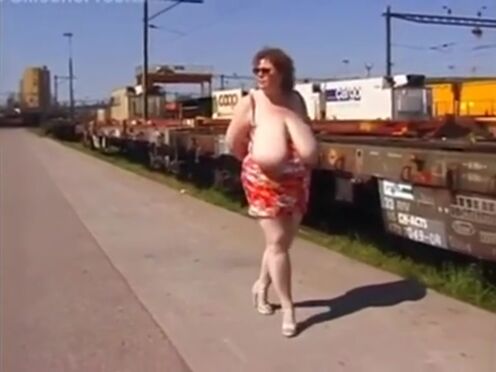 Смотреть порно как ебут лару крофт