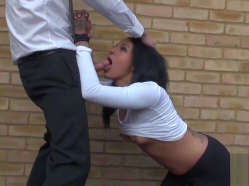 Трахнул сестру и кончил в рот