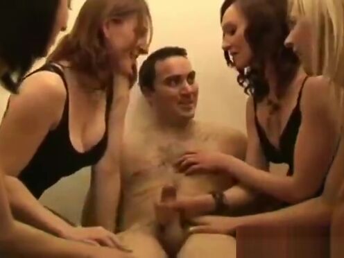 Многи женщинами и одним мужчиной секс