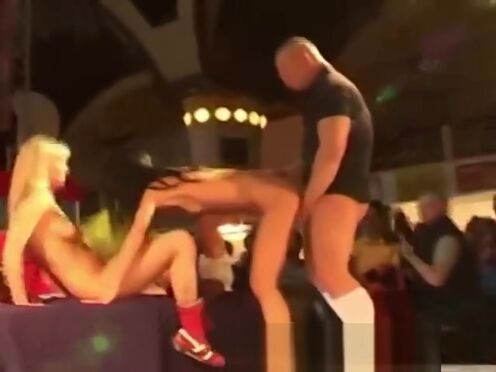 Парни качки красавчики трахают баб