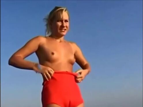 Порно раком с горничной в номере подглядывает