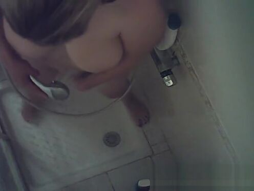 Негр принес женщину и трахнул