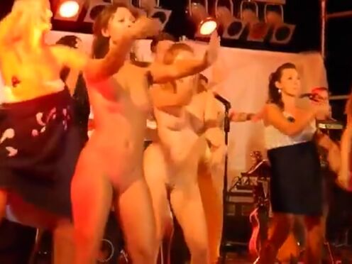 Секс в белой комнате жестоко на кравате