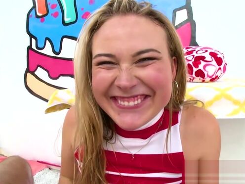 Порно в миниюбке раком в стрингах