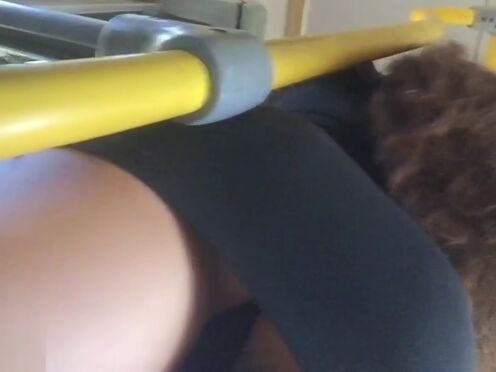 Старуху в нейлоне ебет секс машина