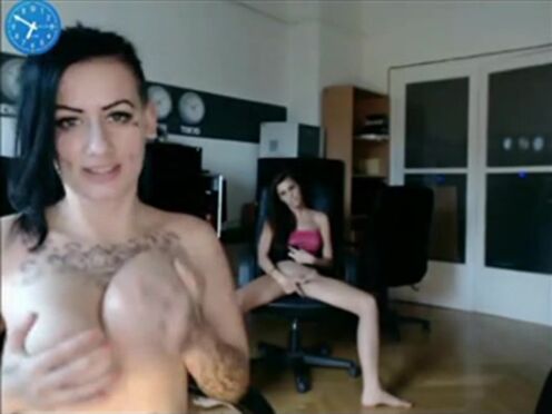 Отчим постоянно насилует падчерицу порно видео