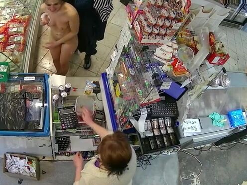 Видео мужчина занимается сексом с лошадью пони