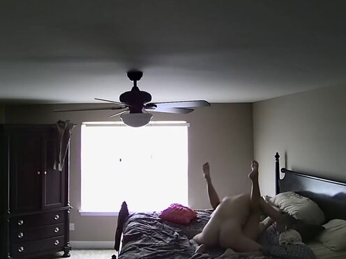 Геймерша сидит на лице парня порно