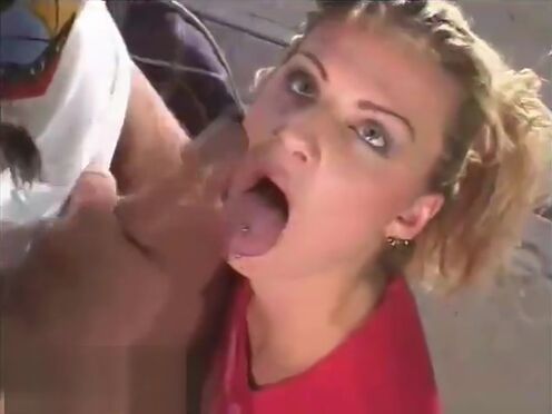 Племянник ебет жестко жирную тетю порно