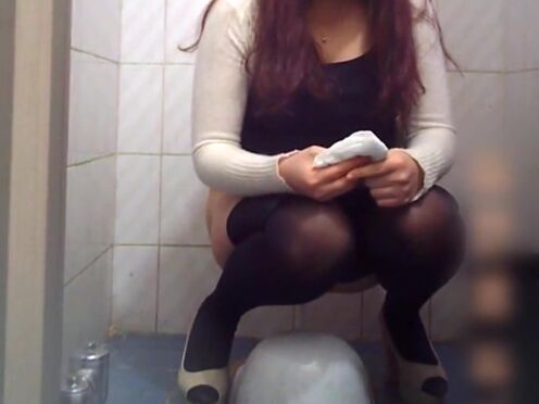 Девушке надули живот через пизду извращенцы порно