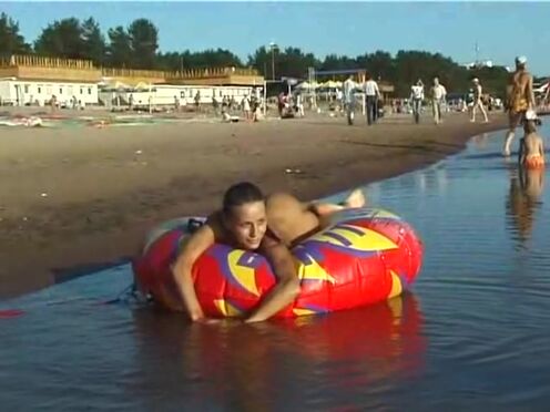 Заставили раздеться одноклассницу смотреть русское порно бесплатно