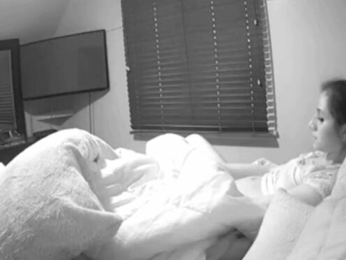 Секс с сводной сестрой в душе