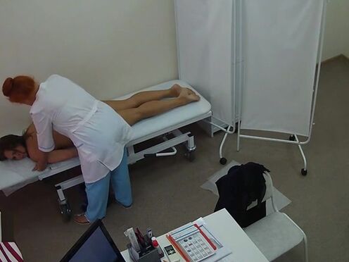 Изменила мужу возле бассейна в порно