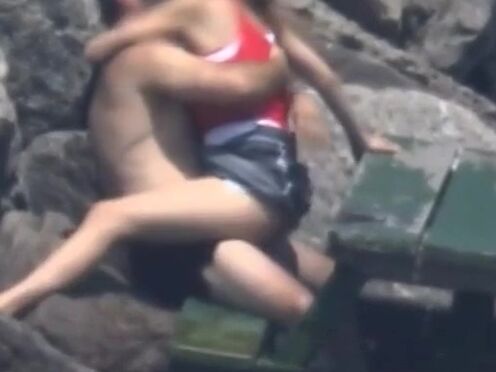 Порно онлайн случайно изменила с другом парня