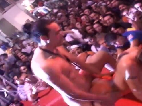 Порно бабы текут сочным соком