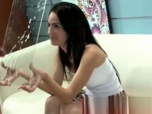 Женщине вставили бутылку в жопу порно