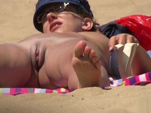 Порно мамка мастурбировала и спалилась