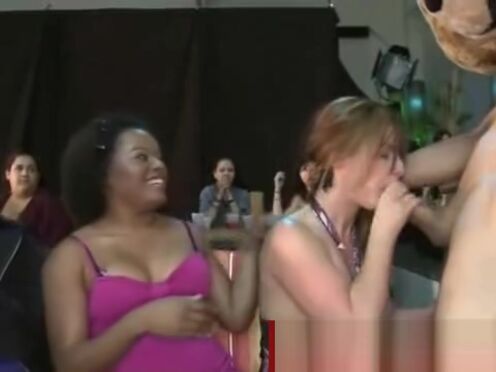 Порно раздвинул булки и вставил