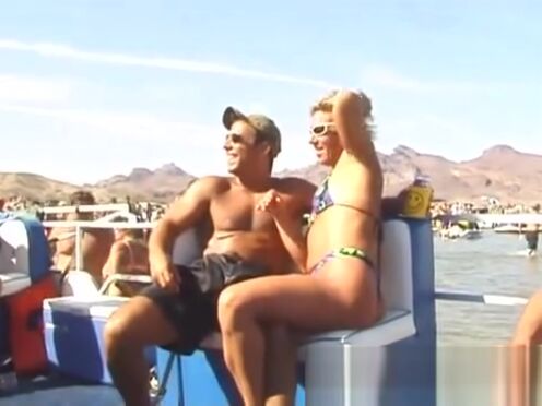 Секс с полненькой натуральной сисястой мамашей