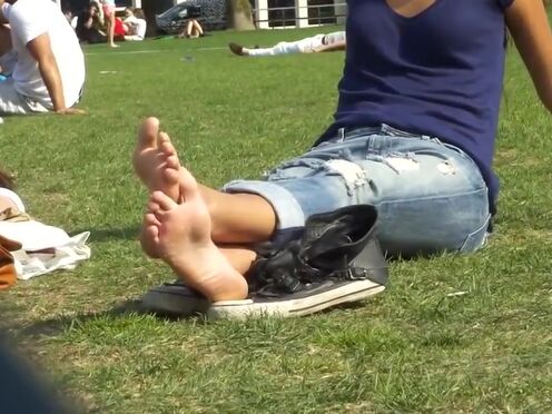 Баба в возрасте трахается с двумя