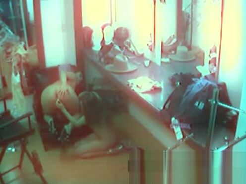 Секс вечером под одеялом