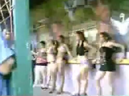 Девушка трахнула парня видео