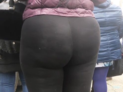 Очень нежный секс на кухне