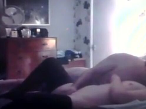 Лысый мужчина трахает в очко пасынка