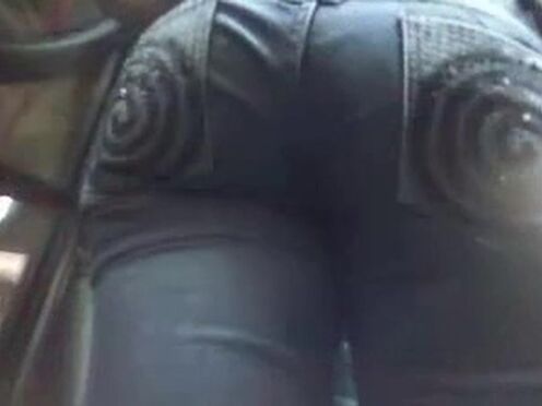 Порно онлайн молодую блядь ебут толпой