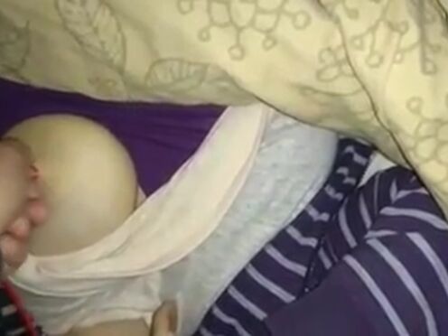 Трахнул подругу дома на кровати