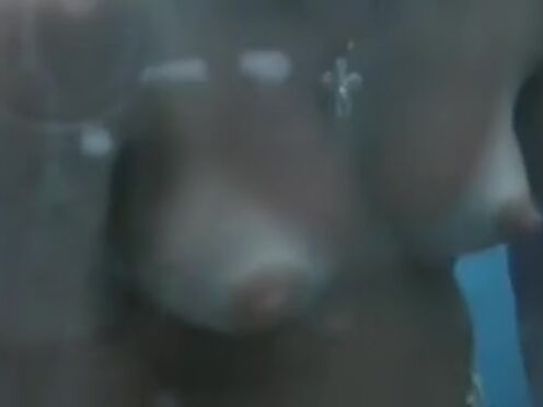 Две телки и много мужиков порно