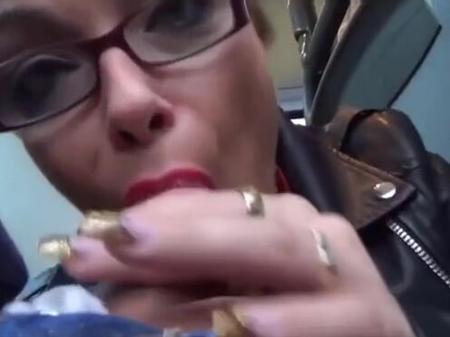 Смотреть секс девушка сверху старика