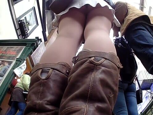 По залу секс ххх